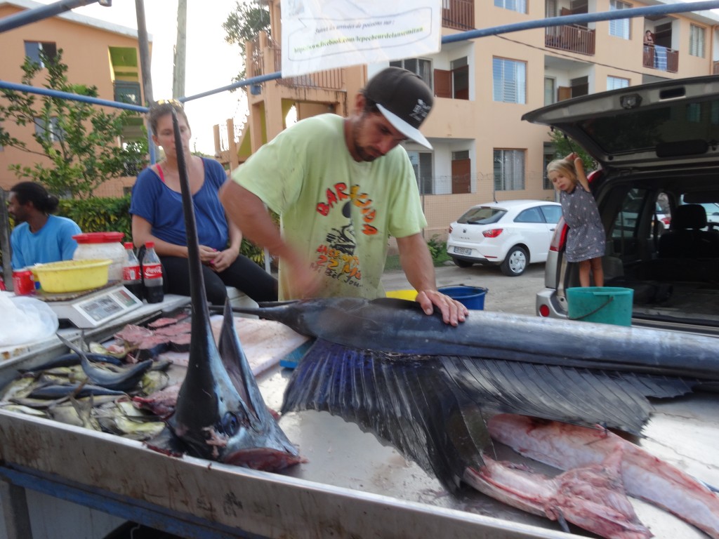 Pécheur de Marlin et découpe